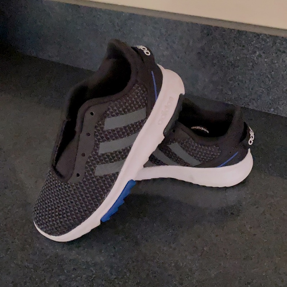 Like new toddler 9 ADIDAS sneakers